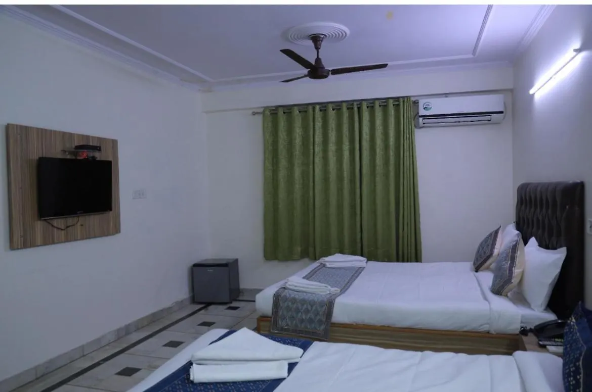 Hotel Star Palace - Near Karol Bagh Metro دلهي